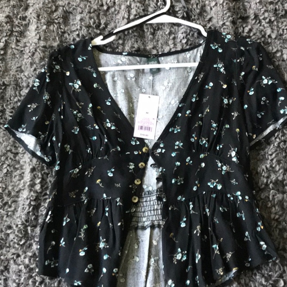 BRAND NEW floral blouse!!
